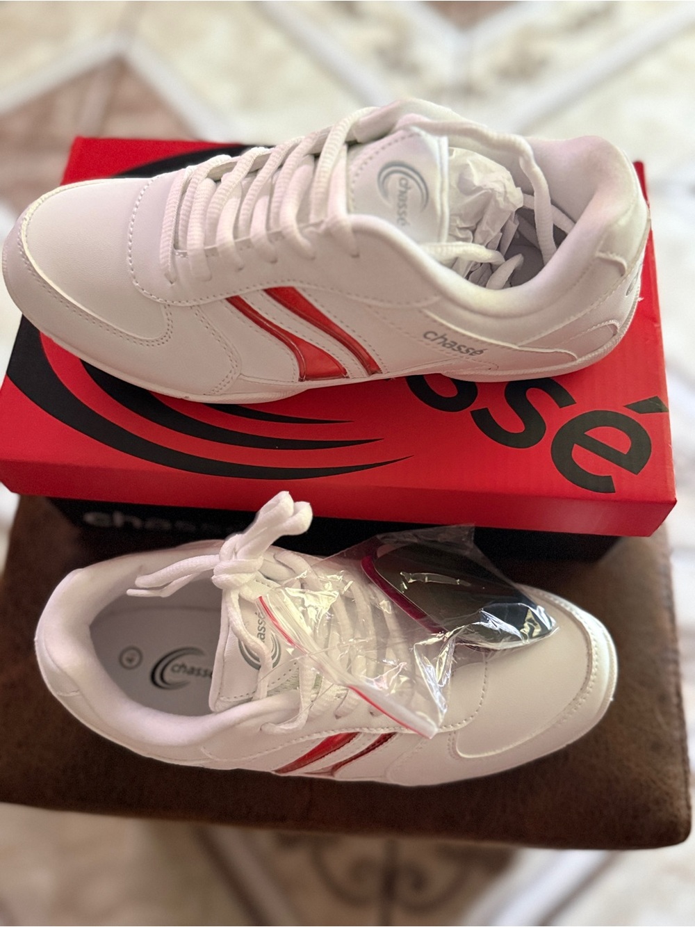 Chassé Kids White Sneakers with Red Accent - Lightweight Athletic Shoes - Picture 2 of 5